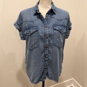 Jane + Delancey | Women's Cuffed Sleeve Blue Washed Denim Button Up | Small